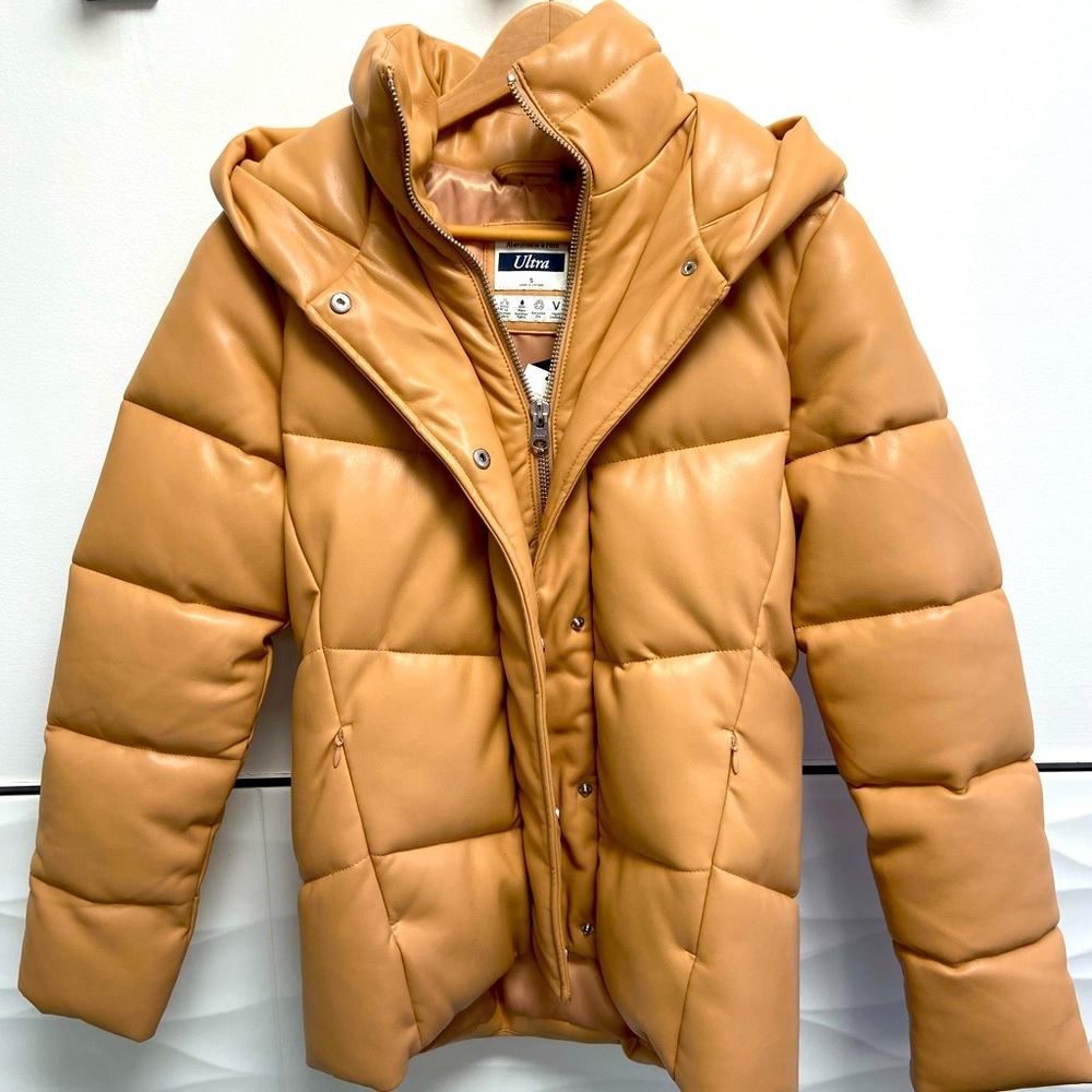 NWT faux leather hooded Abercrombie puffer S